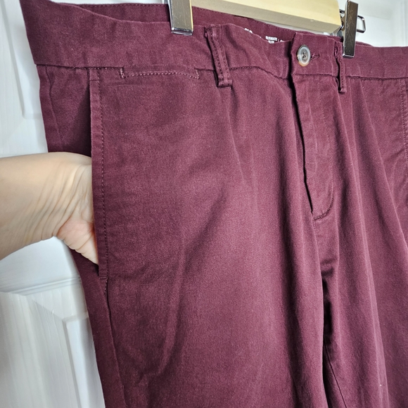 Old Navy Burgundy Chinos Pants Trousers Long Tall Inseam Mens Size Waist 34 - Picture 8 of 11